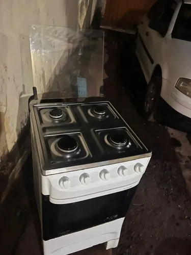Vende -se fogão usado em perfeito estado pedra 90