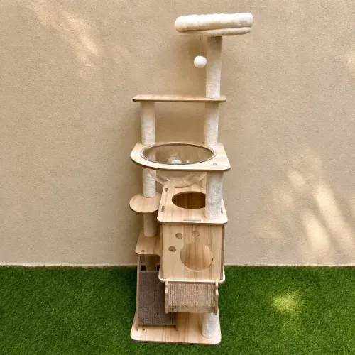 Torre Arranhador para Gatos 1,30m com Cápsula Acrílica - Semi Nova | R$ 200