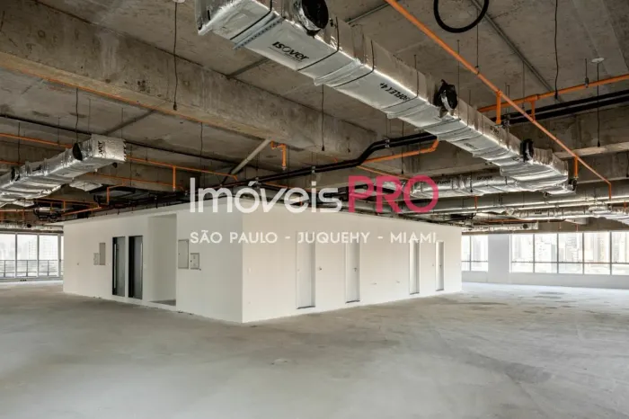 Conjunto comercial novo de altíssimo padrão na região da Berrini com 256m²