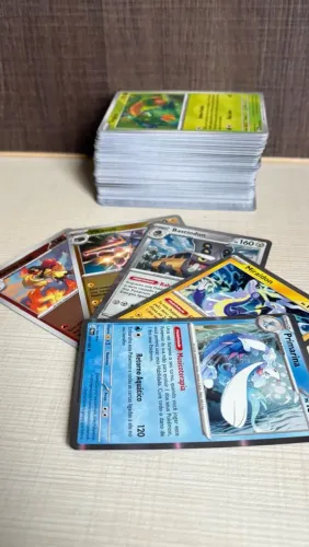 140 Cartas Pokemon, novas, sem marcas de uso, 100% Originais 