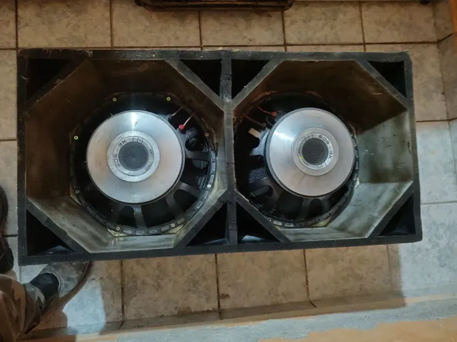 Par woofer Eros SDS 3k 15" 1500W RMS + Caixa invertida 2x15" (Leia a descrição) 
