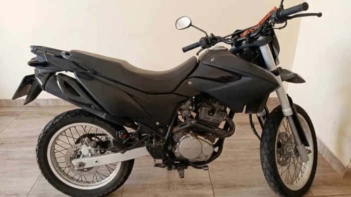 vende-se moto traxx