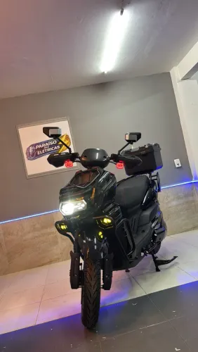 Scooter elétrica TANK edição especial 