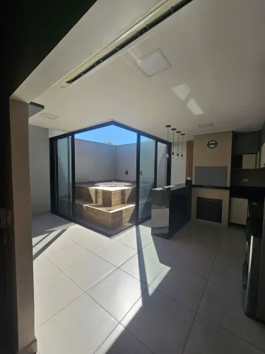 Vendo Casa em Condomínio
