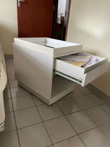Mesa de cabeceira 