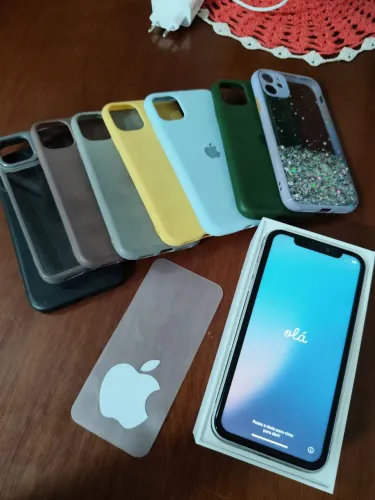 iPhone 11 64 GB - R$ 850