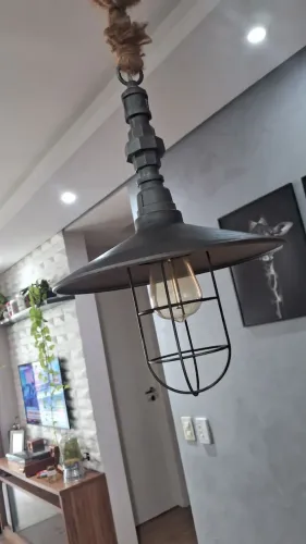 Luminária estilo industrial
