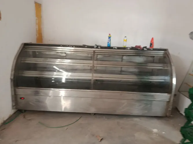 Vendo balcão gelado para açougue e para loja de frios