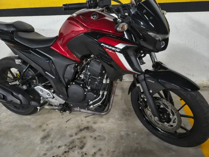 FAZER 250 24/24 VERMELHA