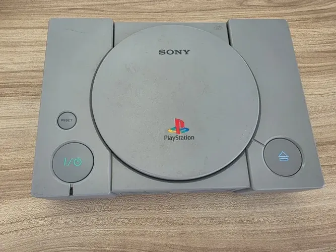 PlayStation 1 (2 controles e jogos) Muito bem conservado