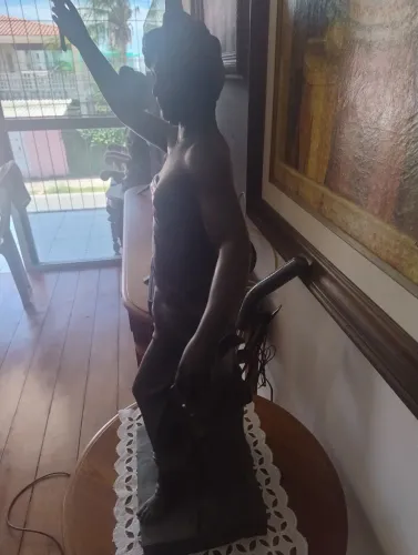 BUSTO EM BRONZE 