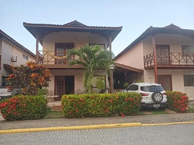Vendo linda casa em condomínio à beira mar, em Maria Farinha