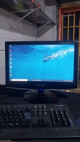 Monitor 17 polegadas novinho sem detalhes