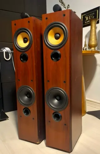 CAIXAS TORRE B&W P6 150W 90dB 8ohms 40Hz