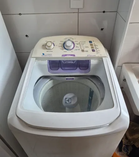 Máquina de lavar usada eletrolux