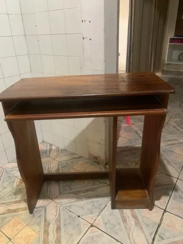 Mesa para estudos ou computador