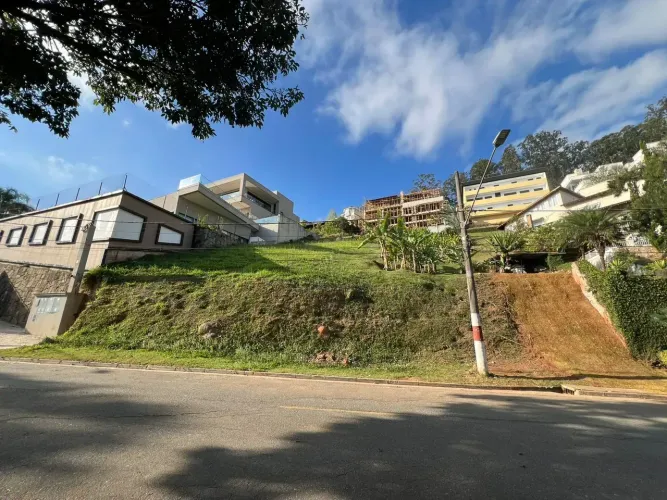 Lote a venda no Tamboré 1