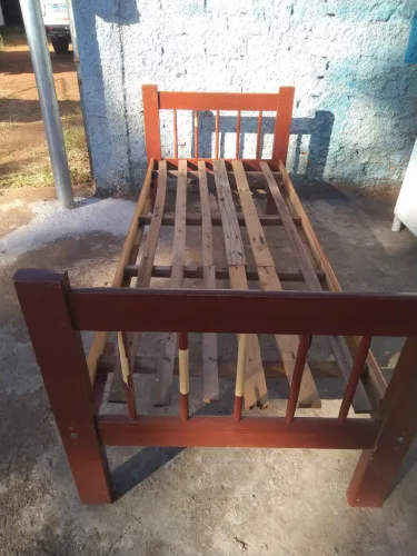 Cama de solteiro madeira