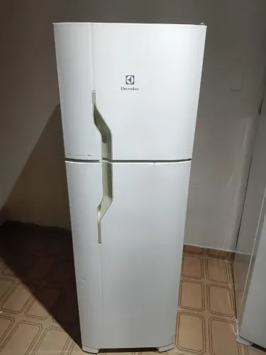 Geladeira Eletrolux Frost Free 380L