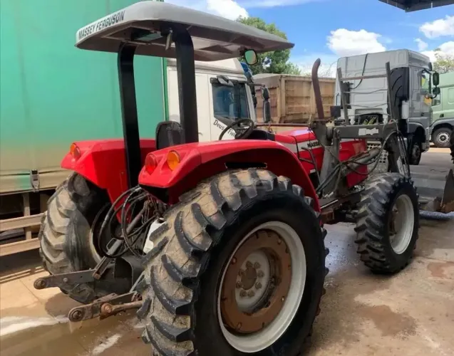 Trator Massey Fergunson 4275 - Concha - Parcele 
