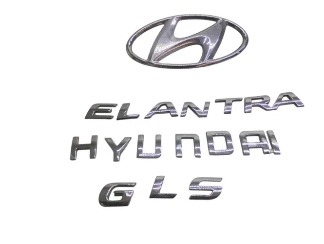 Letreiro com emblema Elantra 1.8 2016