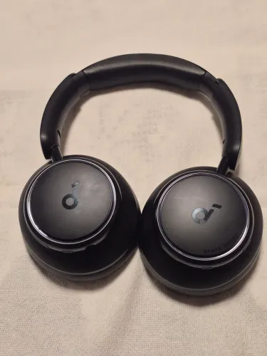 Fone de ouvido bluetooth soundcore Space Q45 da Anker, cancelamento de ruido adaptativo.