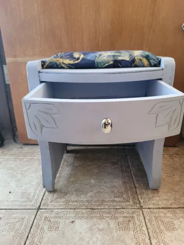 Mesa de cabeceira madeira maciça