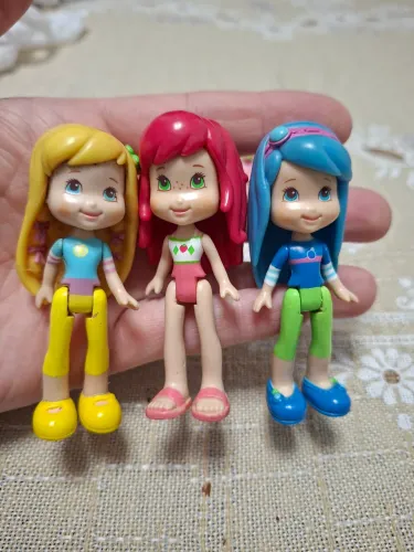 Bonecas Coleção Moranguinho da Hasbro.