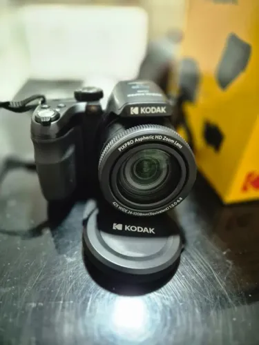 Kodak Câmera Digital Pixpro AZ426 (Kit com câmera AZ425+2Baterias+Case) - NEM 1 ANO DE USO
