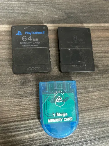Cartões memória PS2