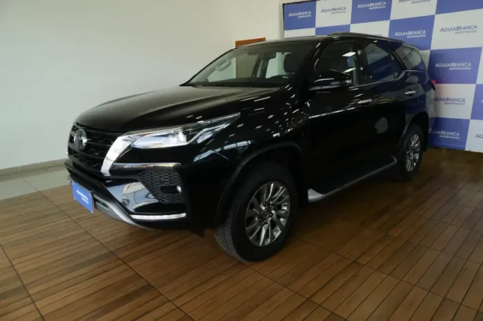 Toyota Hilux SW4 SRX 4X4 2.8 TDI 16V Dies. Aut. 2023