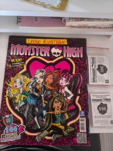 Álbum de figurinhas Monster High - Livro Ilustrado 2012