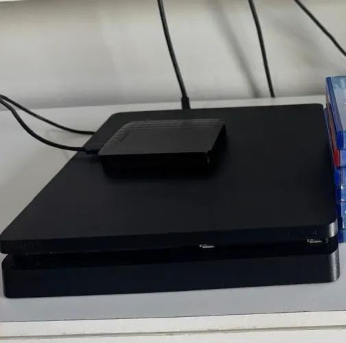 Playstation 4 Slim 1TB + 1 Controle