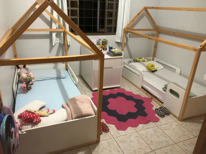 2 Camas Infantis Montessorianas - Modelo Casinha - R$ 280,00 cada