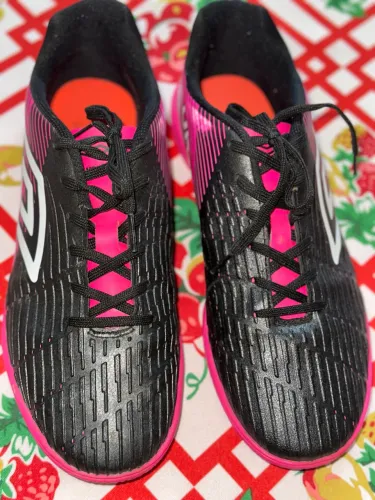 Chuteira Umbro numero 41