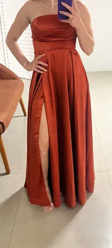 Vestido Acetinado Terracota