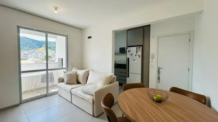 Apartamento mobíliado com 2 quartos no Pagani por R$499.000,00