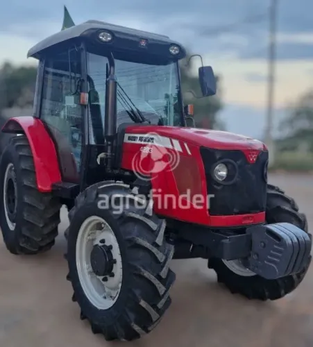 Trator Massey Ferguson 4283 ano 2012