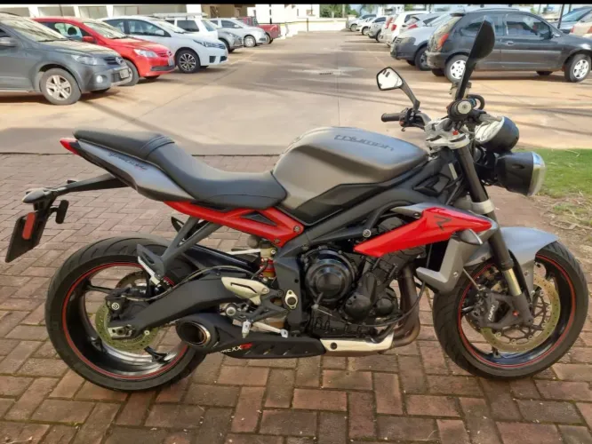 Triumph 675