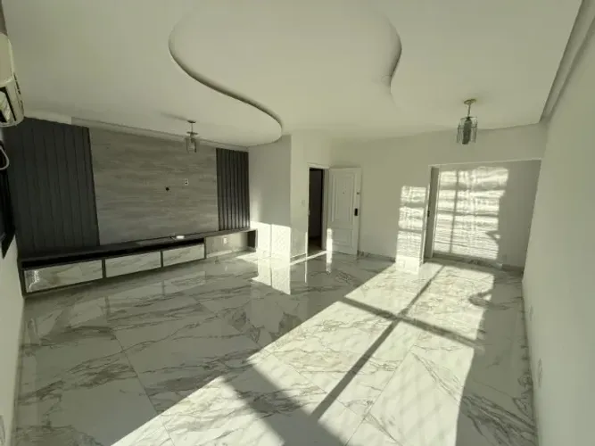 Vendo ou Alugo Apto 132m² c/ 3 Qts sendo 2 Semi-suites Fino Acabamento no Cond. Granville