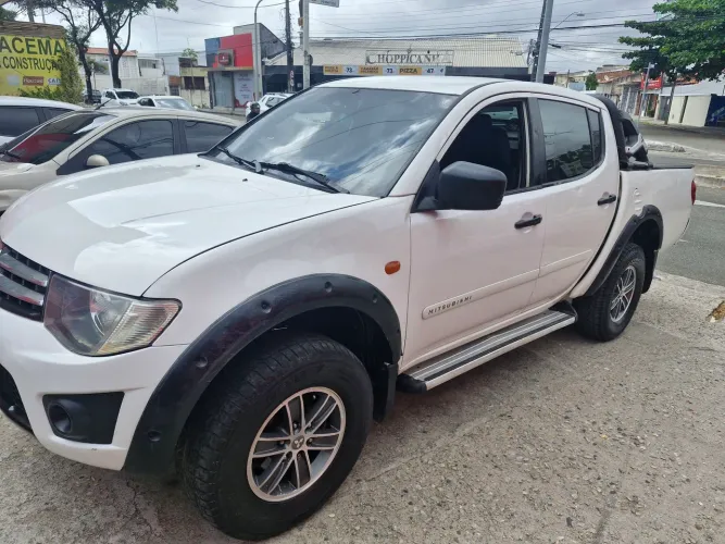 Mitsubishi L200 Triton GLS 3.2 CD TB Int.diesel MEC 2015