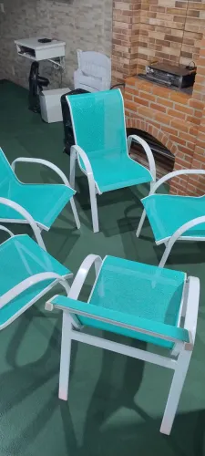 Vendo 05 cadeiras em alumínio pintura eletrostática branca azul excelente estado!