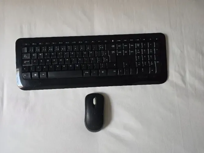 Kit Teclado e Mouse Sem Fio - Microsoft Desktop 800