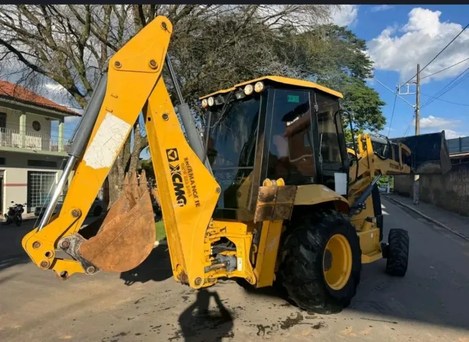 Retroescavadeira xcmg