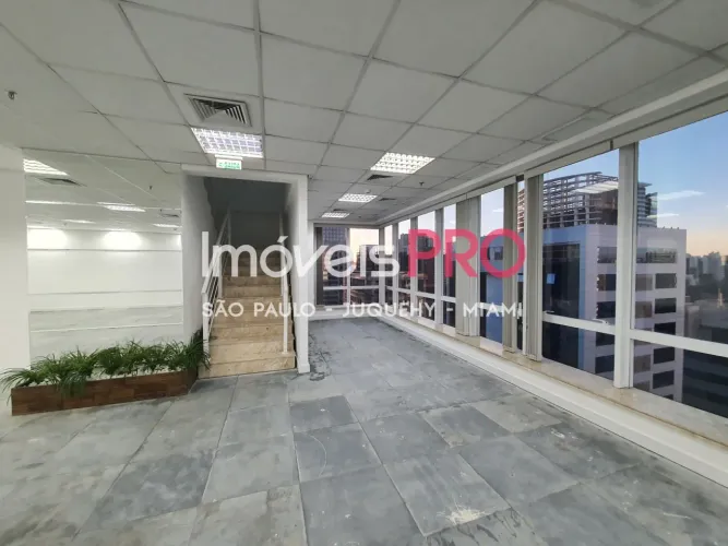 Duplex comercial disponível para locação com 310m² no Brooklin