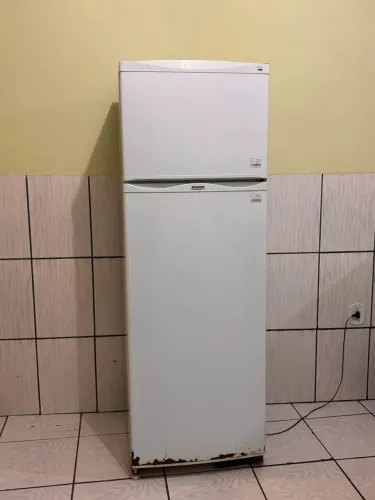 Geladeira Dako REDK 37