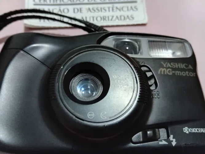 Câmera fotográfica YASCHICA MG MOTOR COM FLECH