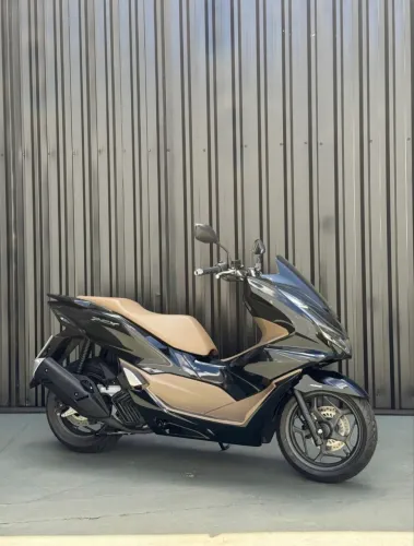 PCX DLX 2026