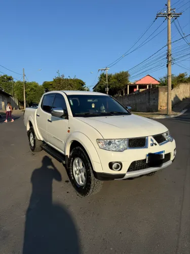 Mitsubishi L200 Triton HPE 3.2 CD TB Int.diesel AUT 2013