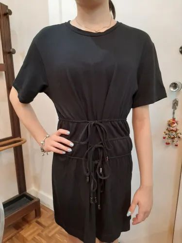 Vestido ANIMALE Jeans. Preto. Tamanho P. 94% viscose. 6% elastano.